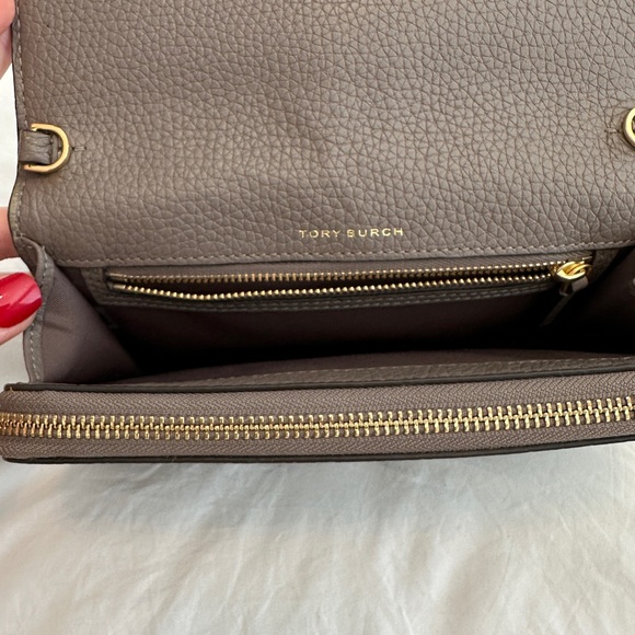 Tory Burch McGraw Wallet Crossbody - Picture 5 of 9
